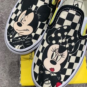 Mickey & Minnie Vans